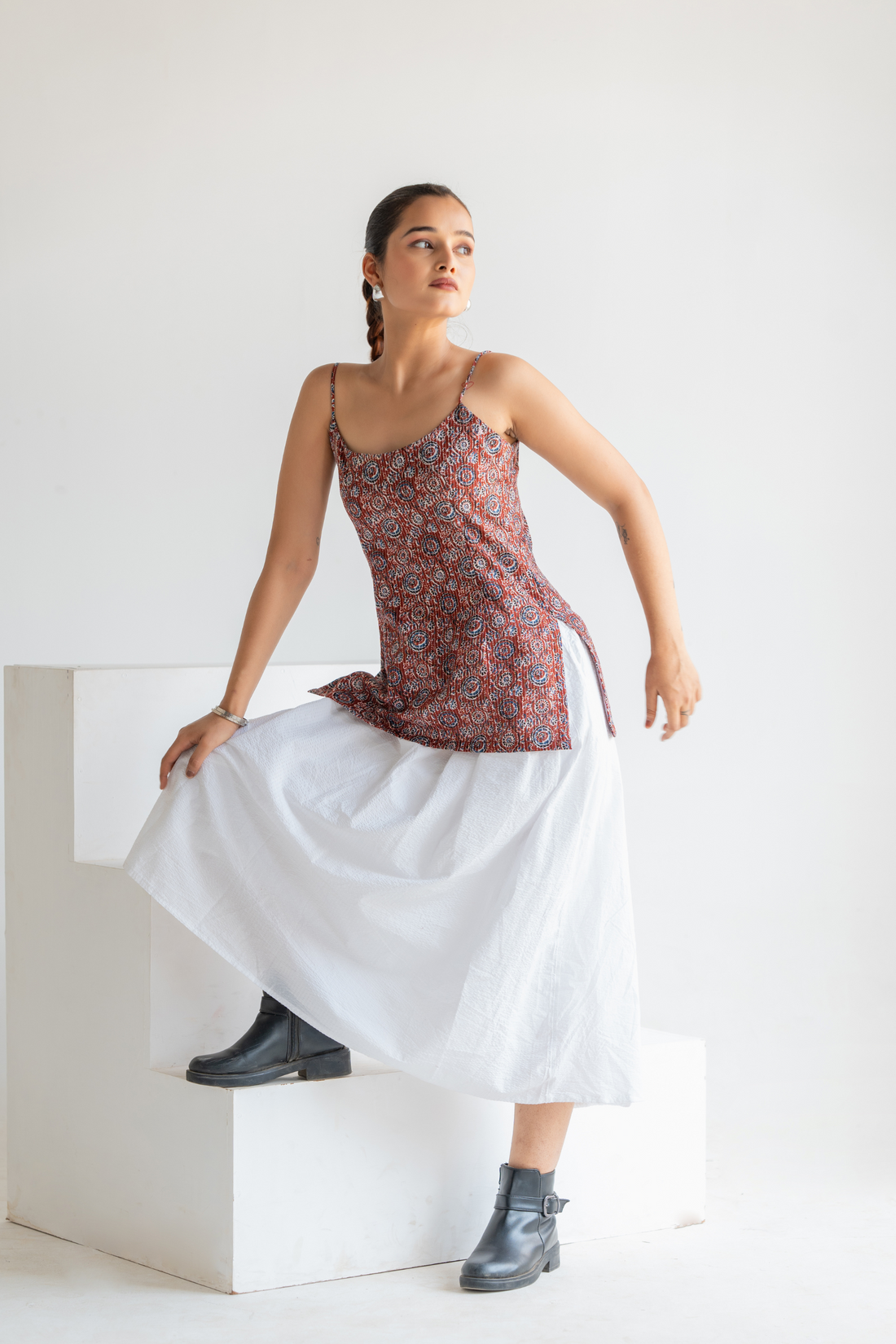 Tvara-Ha Top (त्वरा 하)