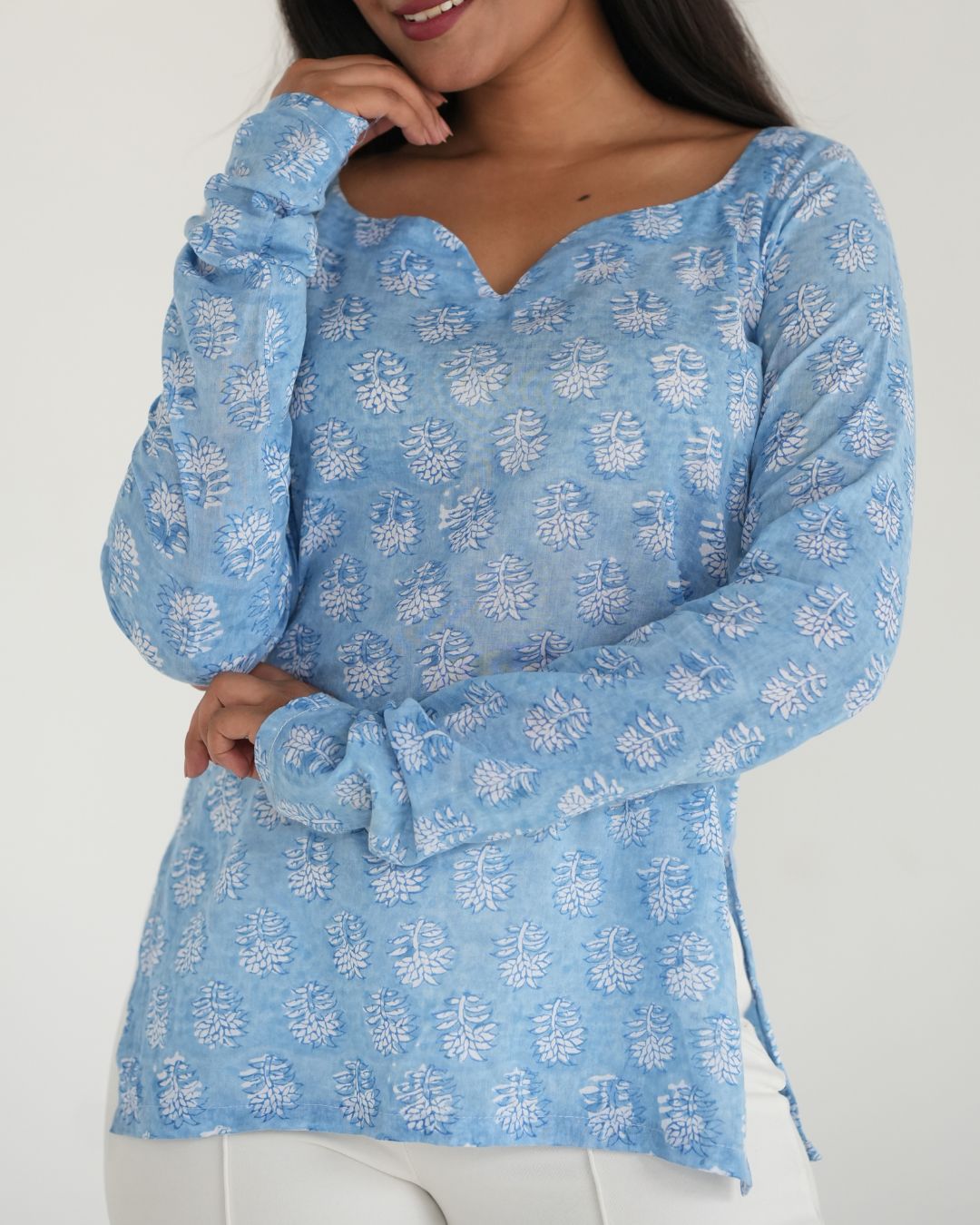 Neel Haneul Kurti (नील 하늘)