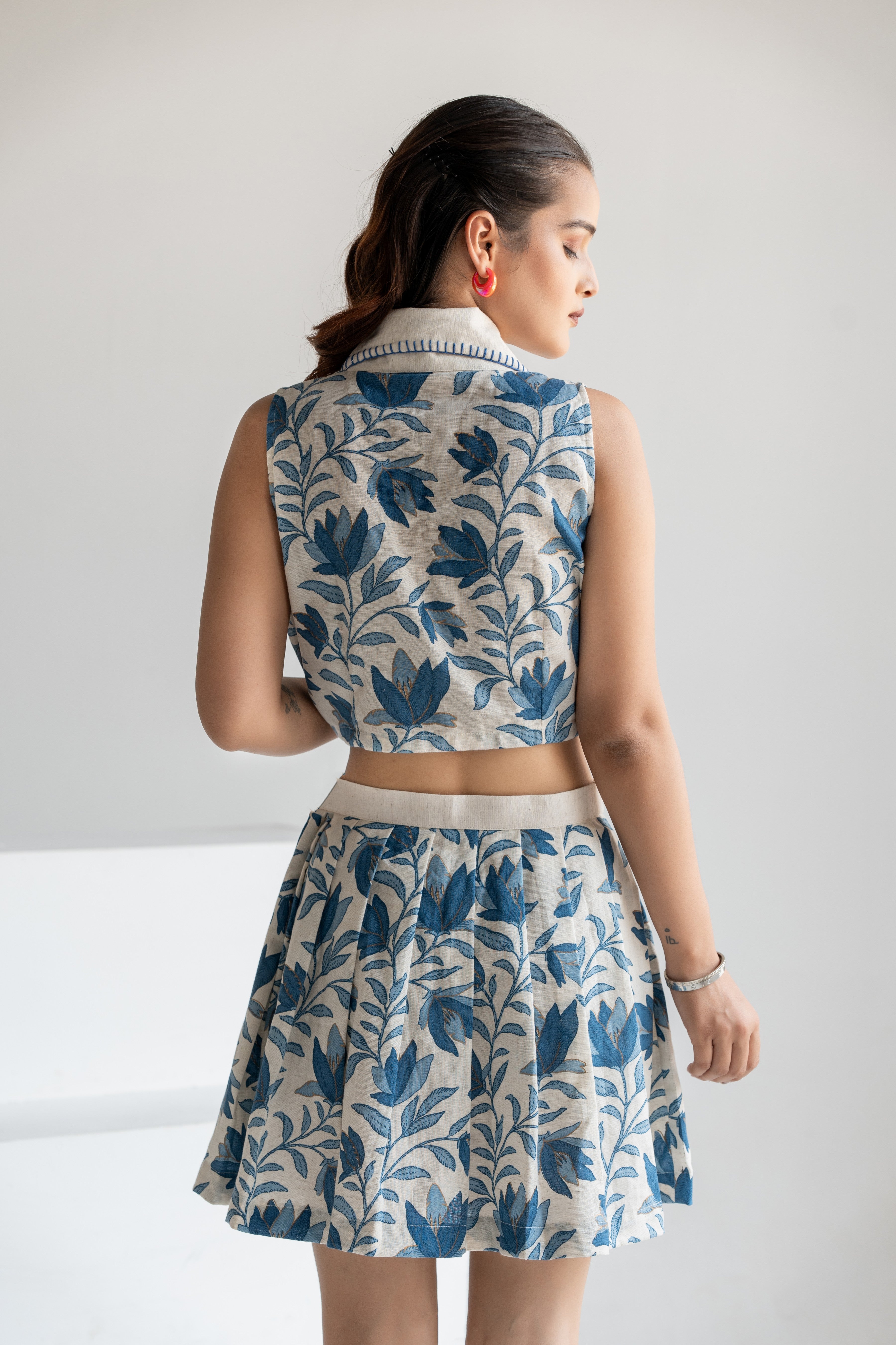 Neel Tara – The Sky Set (नील तारा)