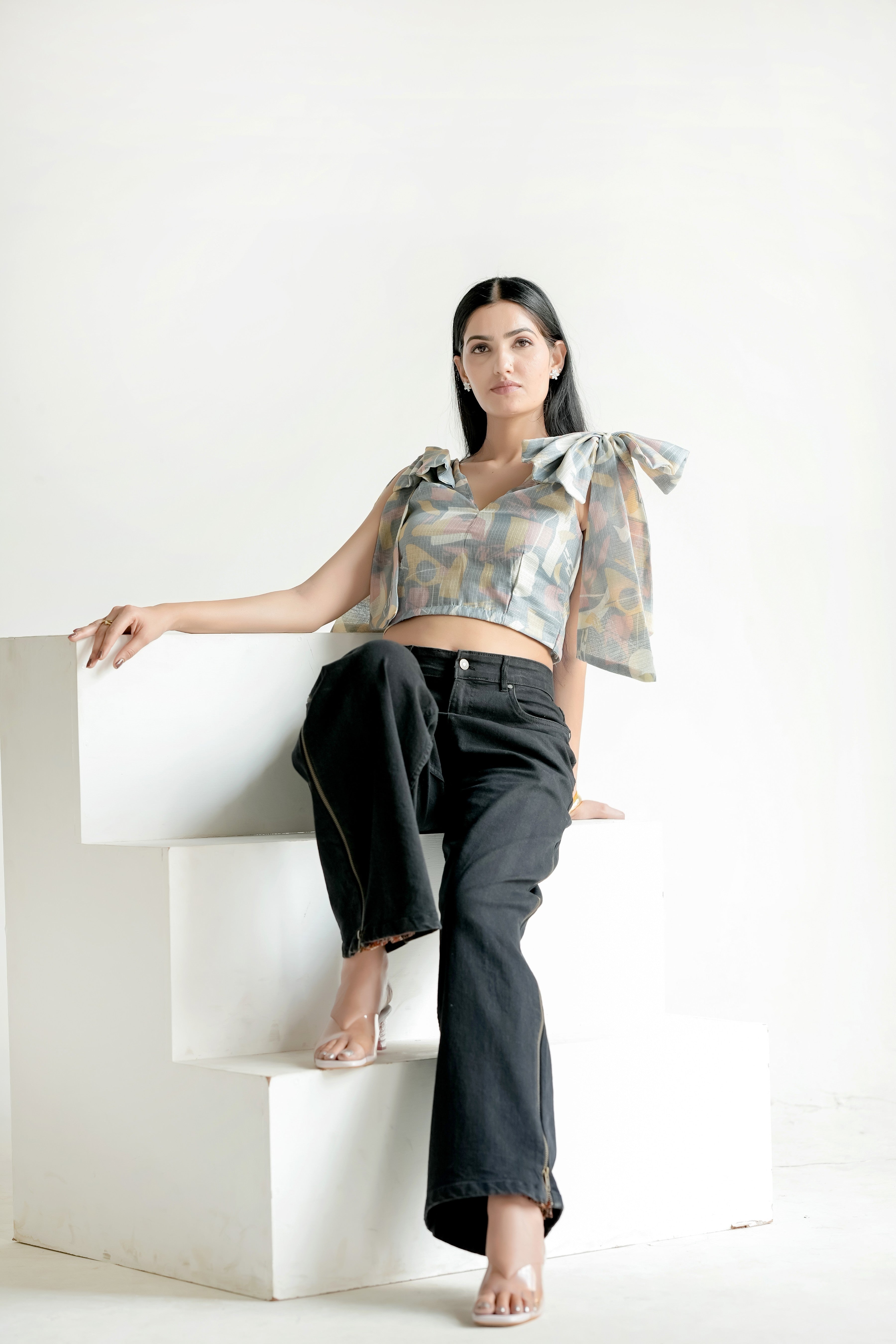 Chitrapatra-Hwa (चित्रपत्र • 화)