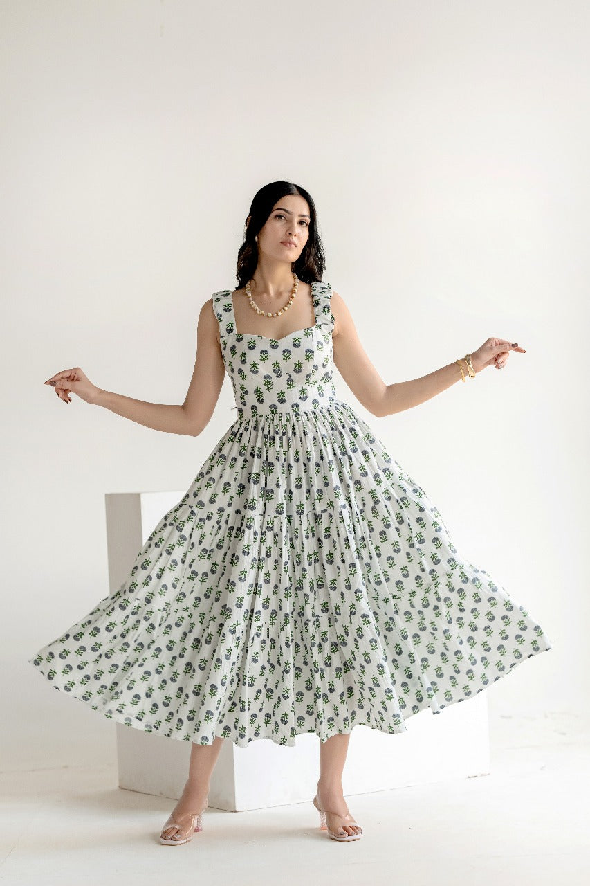 Harita-Yoon Dress (हरित 윤)