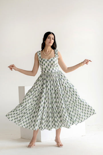 Harita-Yoon Dress (हरित 윤)