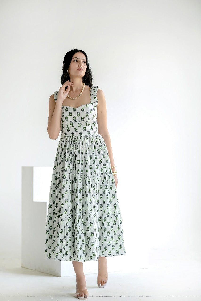 Harita-Yoon Dress (हरित 윤)