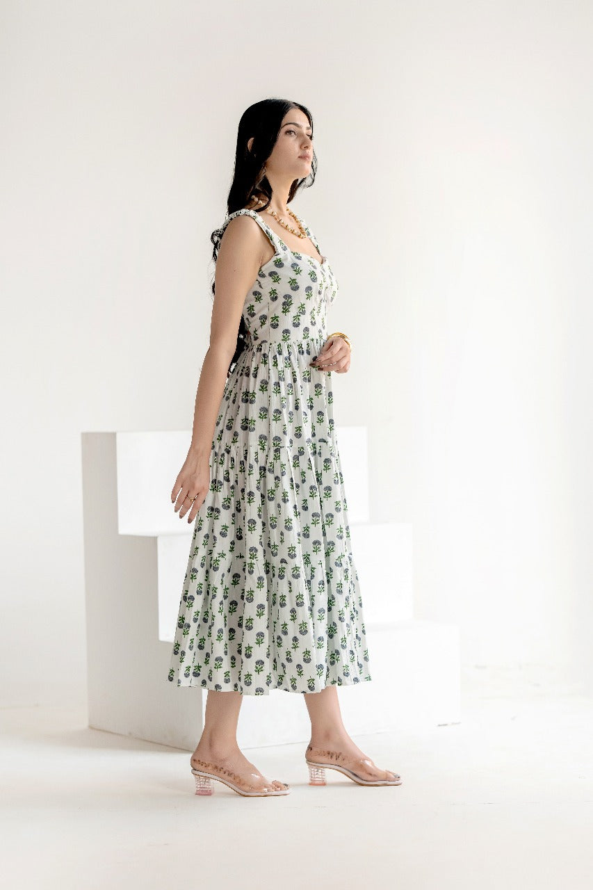 Harita-Yoon Dress (हरित 윤)